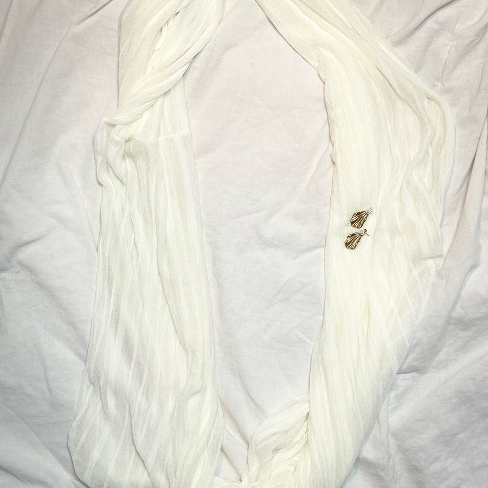 White loop scarf